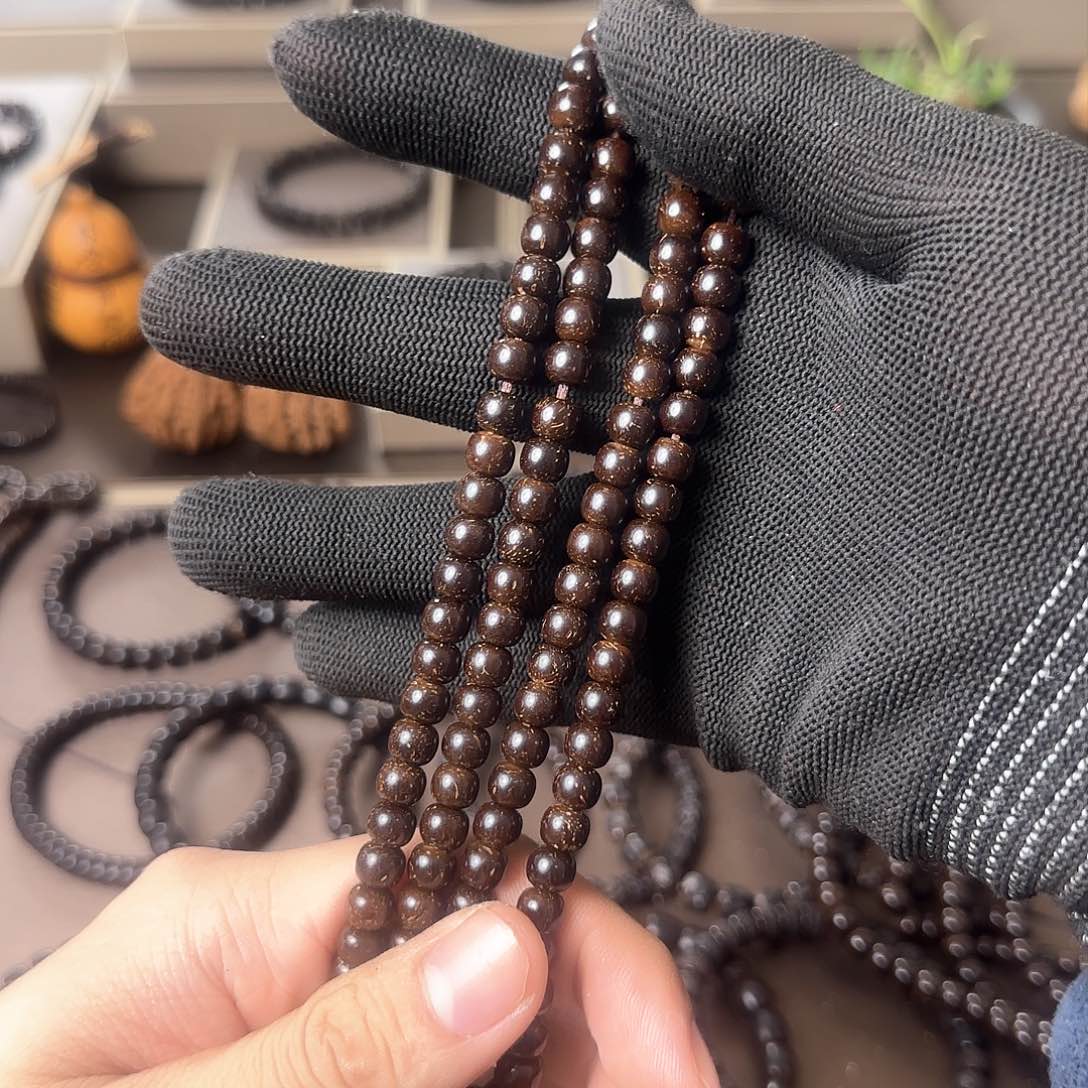 椰蒂吊坠喵**？76老邢长串