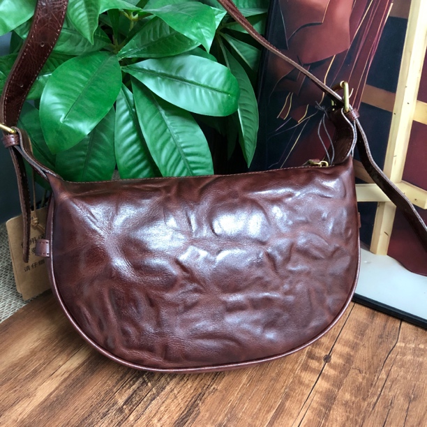 【谷道】头层牛皮植鞣抓纹经典休闲马鞍包斜挎包J1500