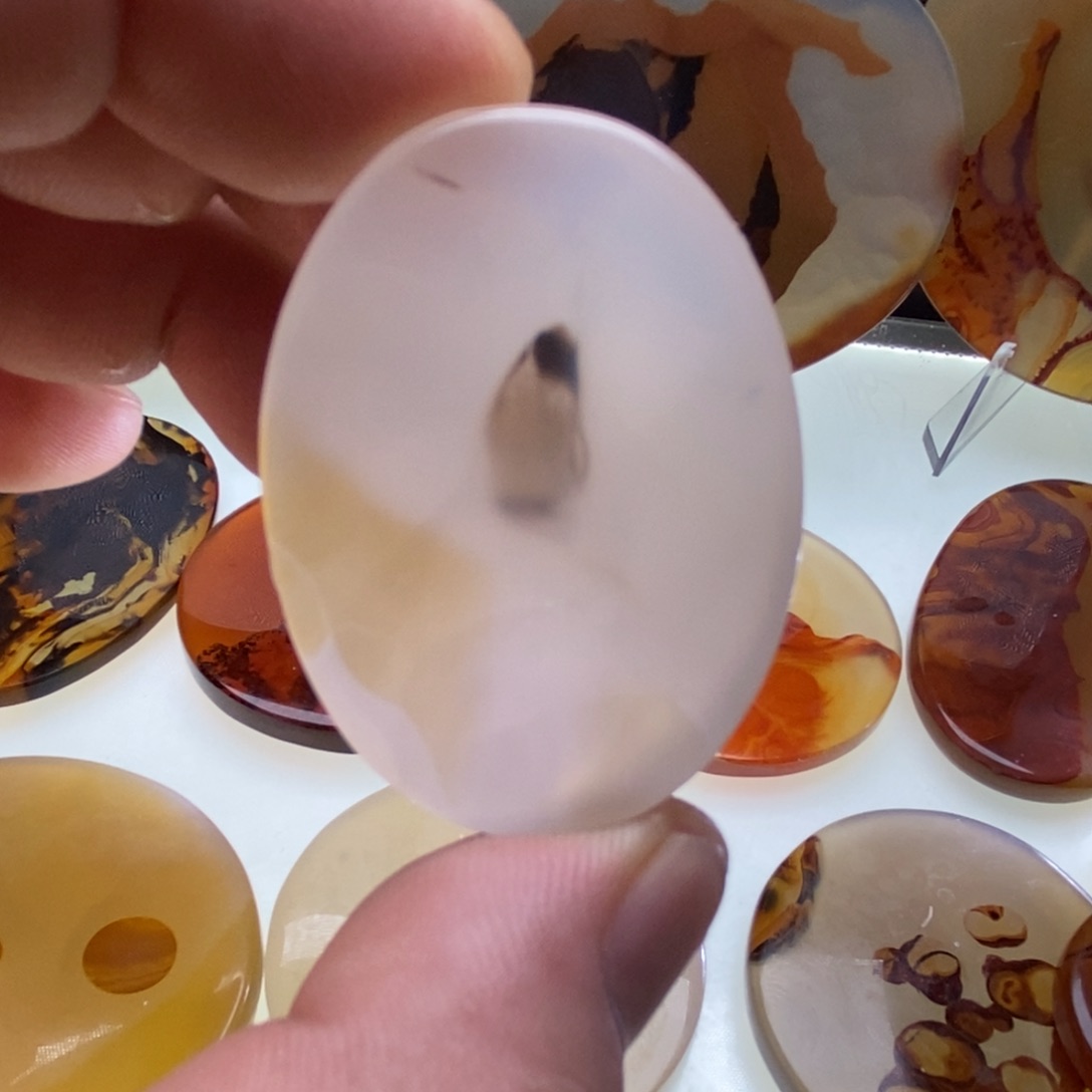 【闪购商品】玛瑙/玉髓颈饰未镶嵌