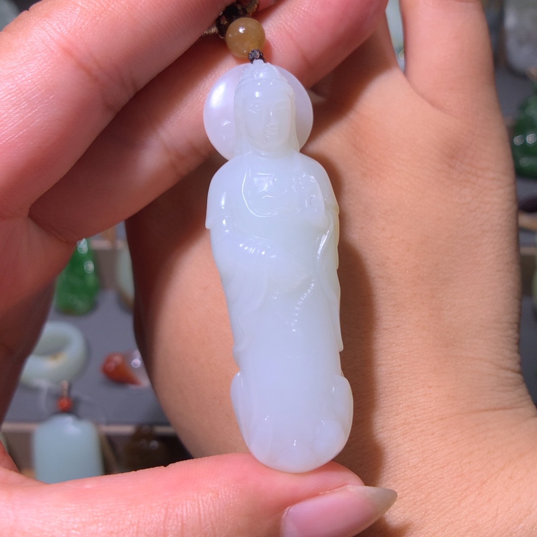 阿****颈饰未镶嵌和田玉