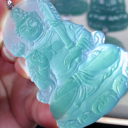 【闪购商品】翡翠颈饰18K金镶嵌天然翡翠