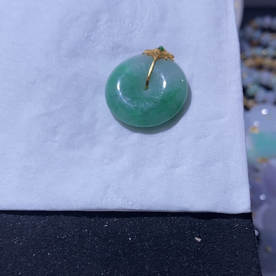 翡翠吊坠(不含链)18K金镶嵌