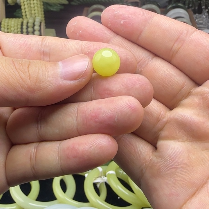 王***木和田玉未镶嵌手镯