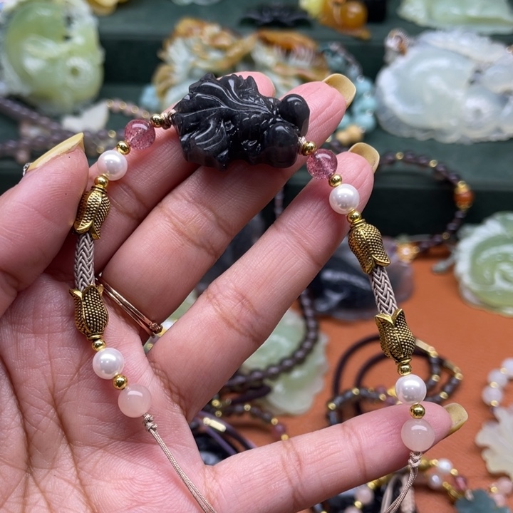 蛇纹石玉未镶嵌吊坠霞