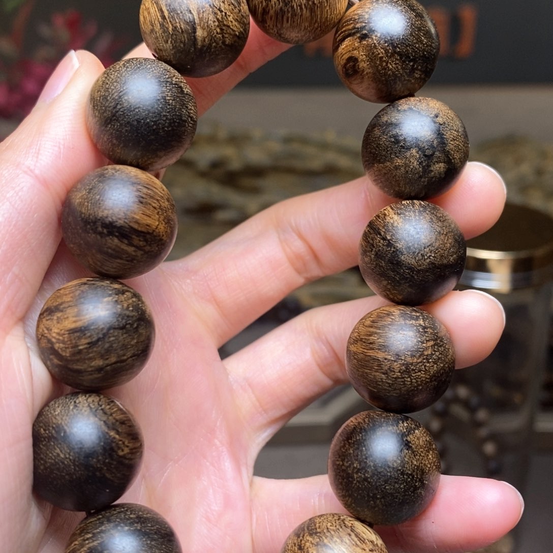 沉香手串越南芽庄白棋楠爆纹瘤疤1.6