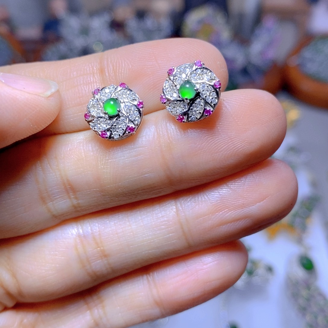 翡翠颈饰银S925镶嵌天然翡翠