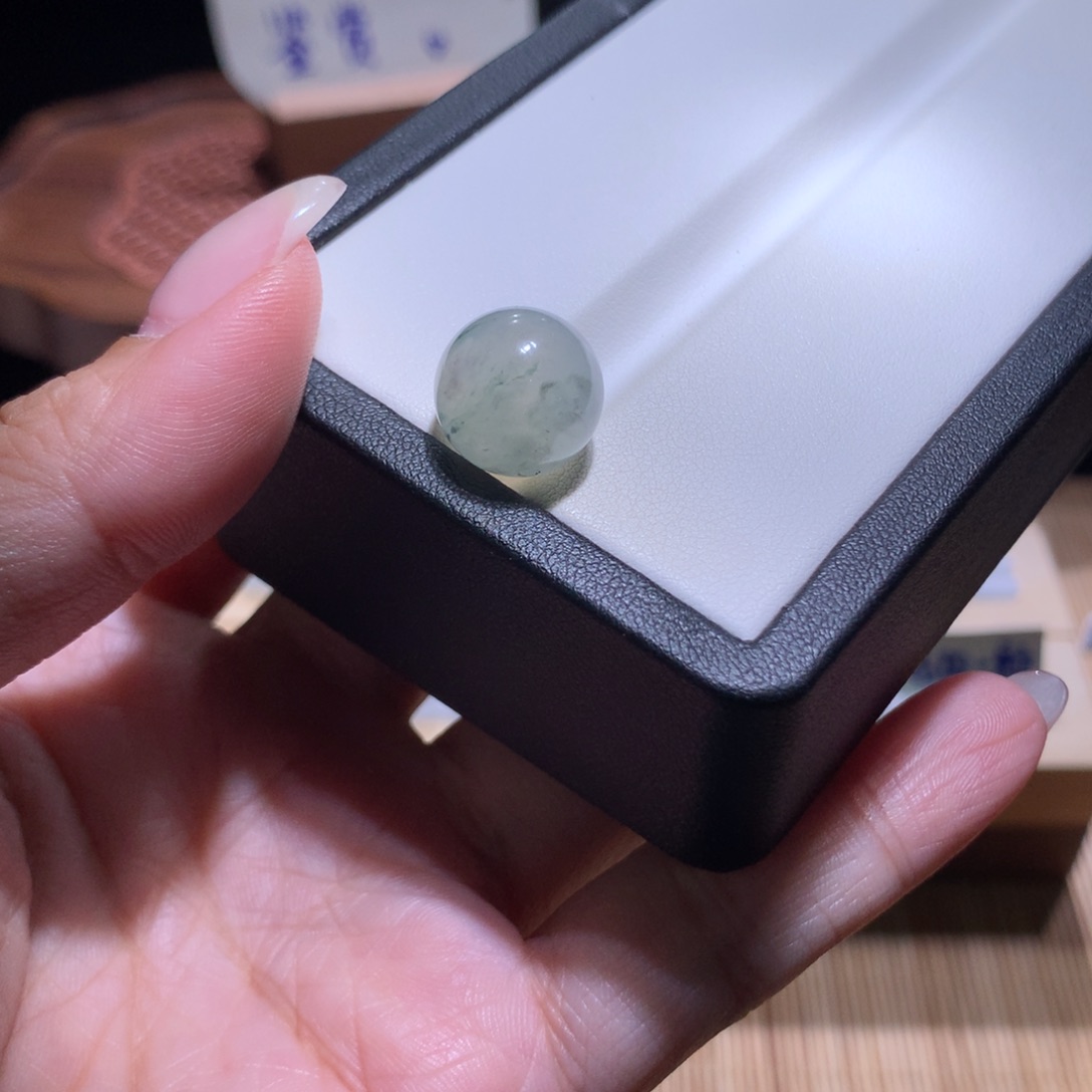 翡翠散珠特价黑飘绿卡13.1