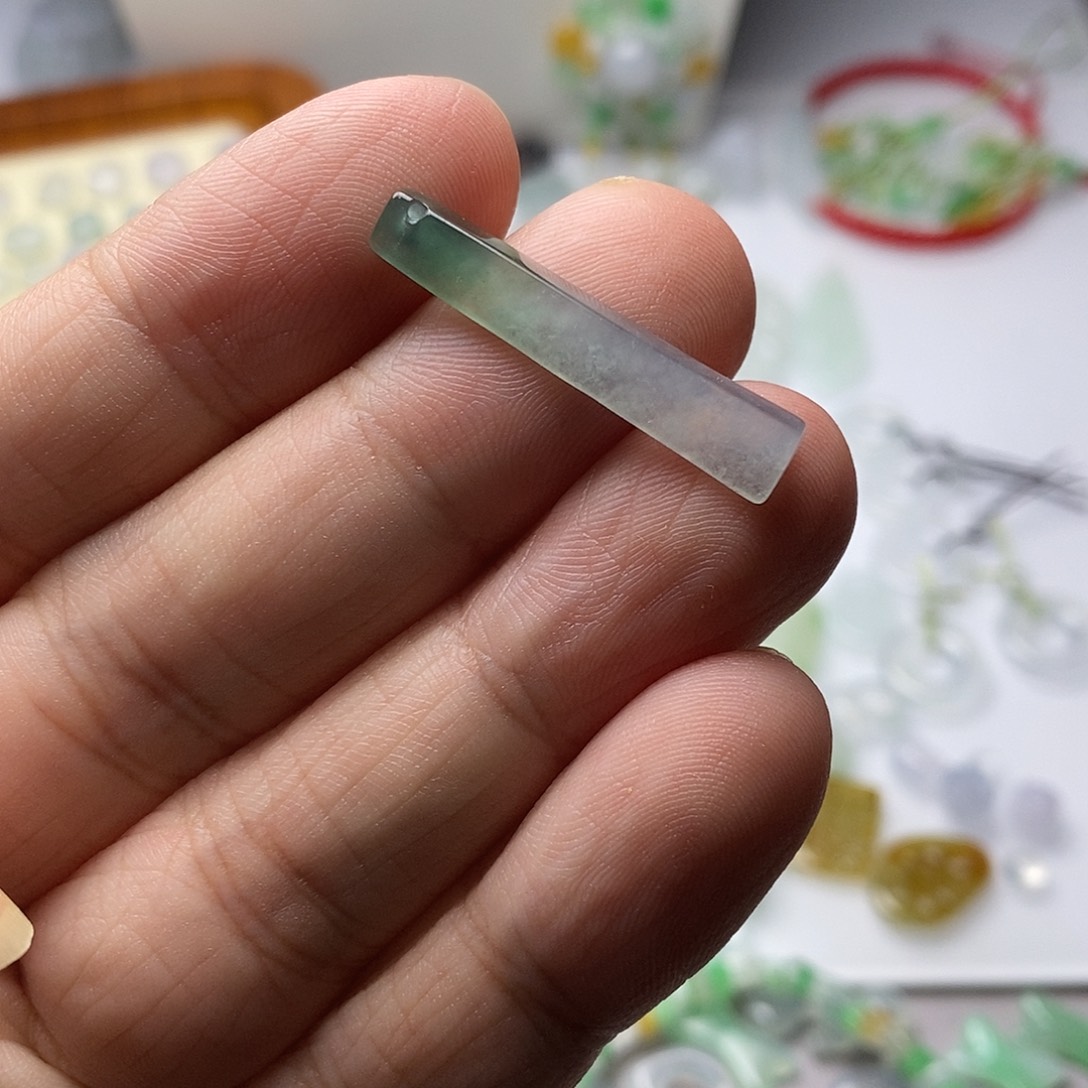 陈***子翡翠未镶嵌颈饰天然翡翠