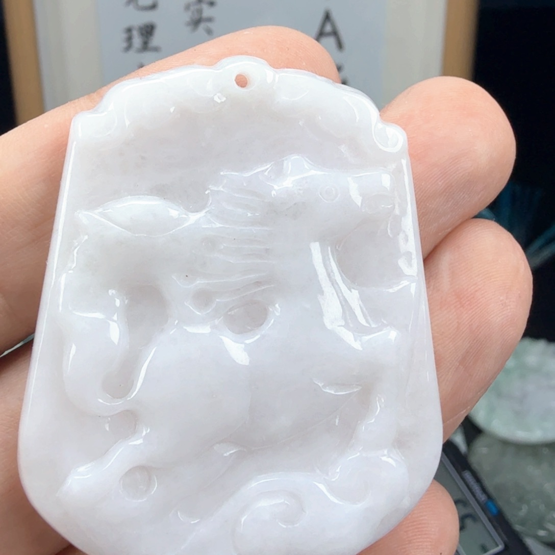 翡翠挂件未镶嵌翡翠