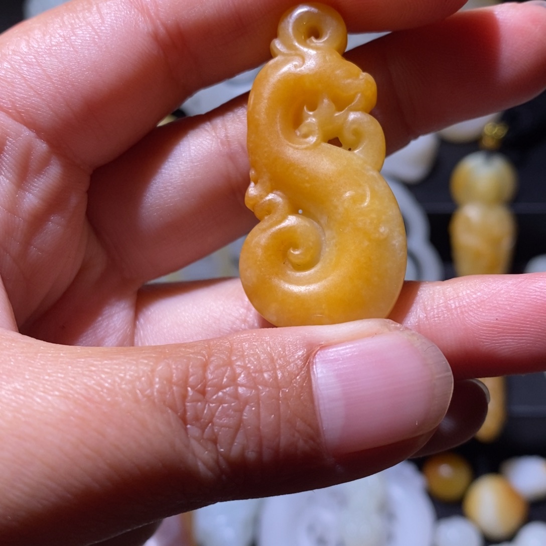 和田玉（糖玉）未镶嵌颈饰