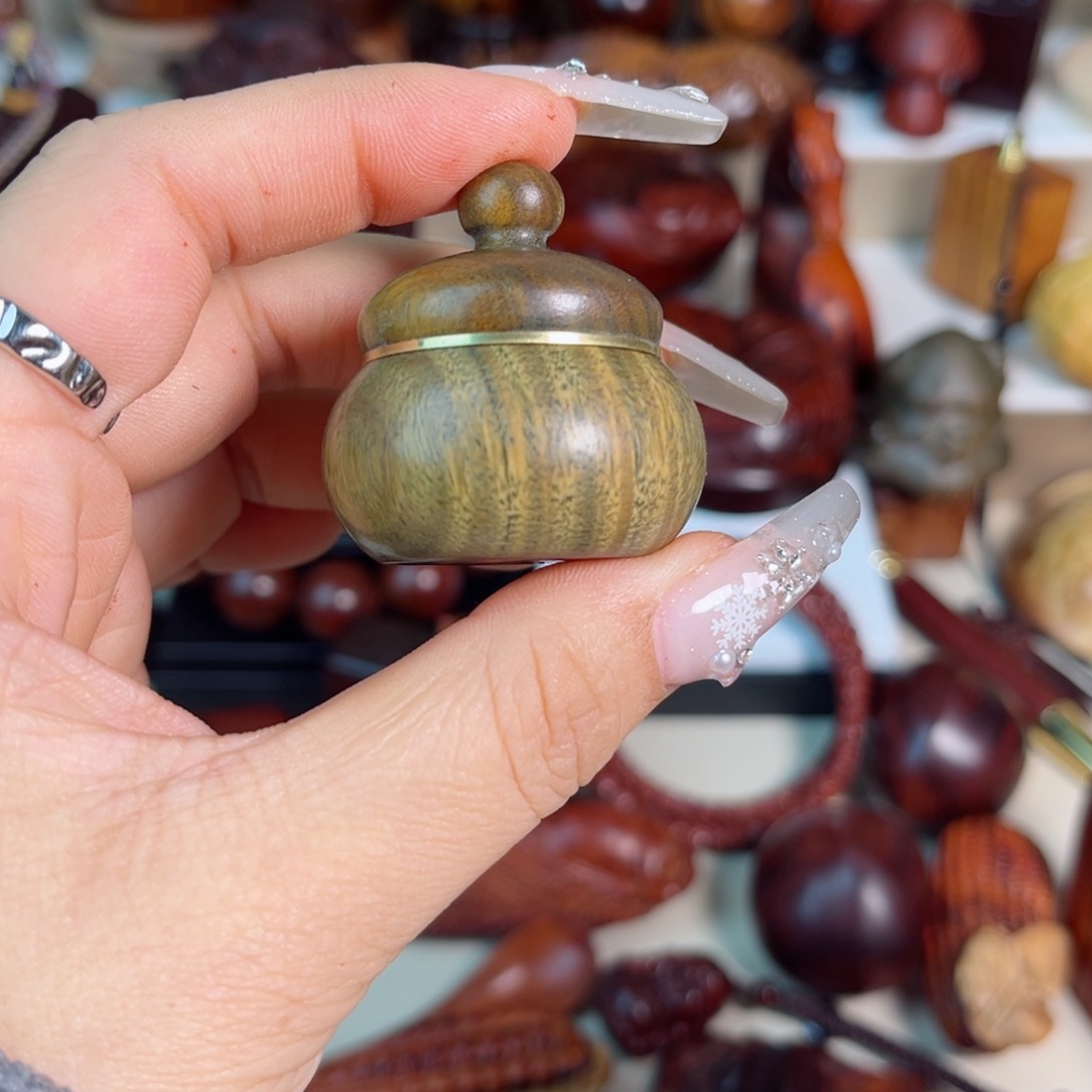 维腊木（绿檀）随*