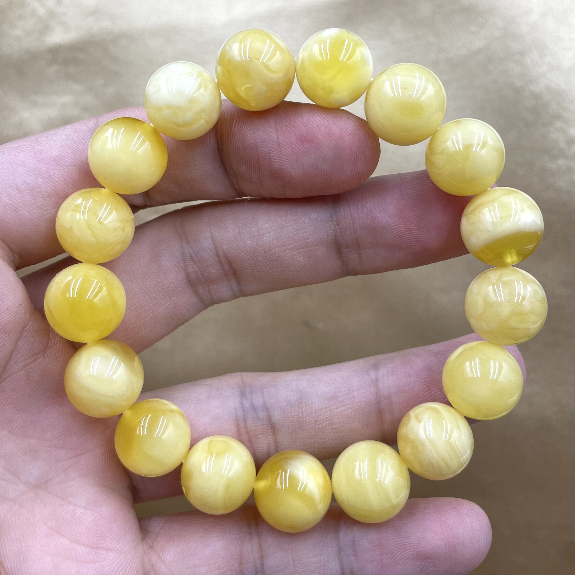 原矿俄料蜜蜡圆珠手串同料满蜡浓白花小妖孽颜色十分诱人尺寸12+