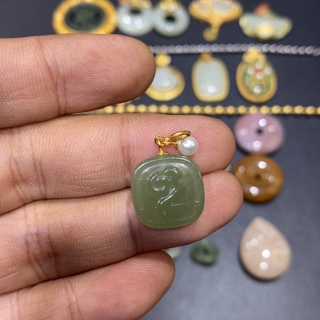 和田玉颈饰银S925镀金镶嵌