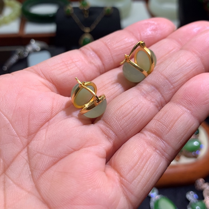 和田玉耳钉银S925镶嵌