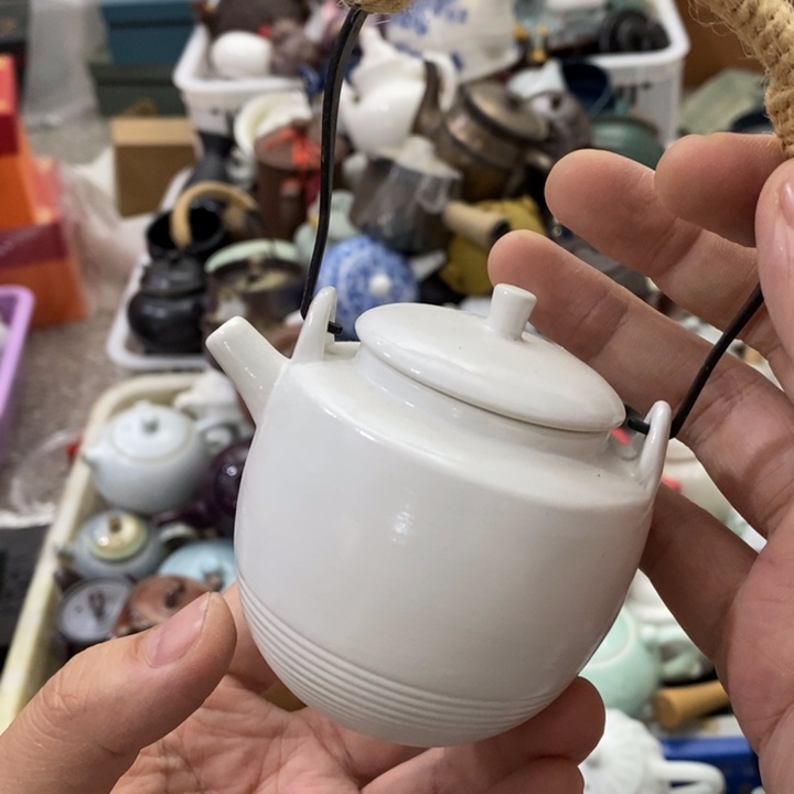 陶瓷艺术品及陶瓷壶