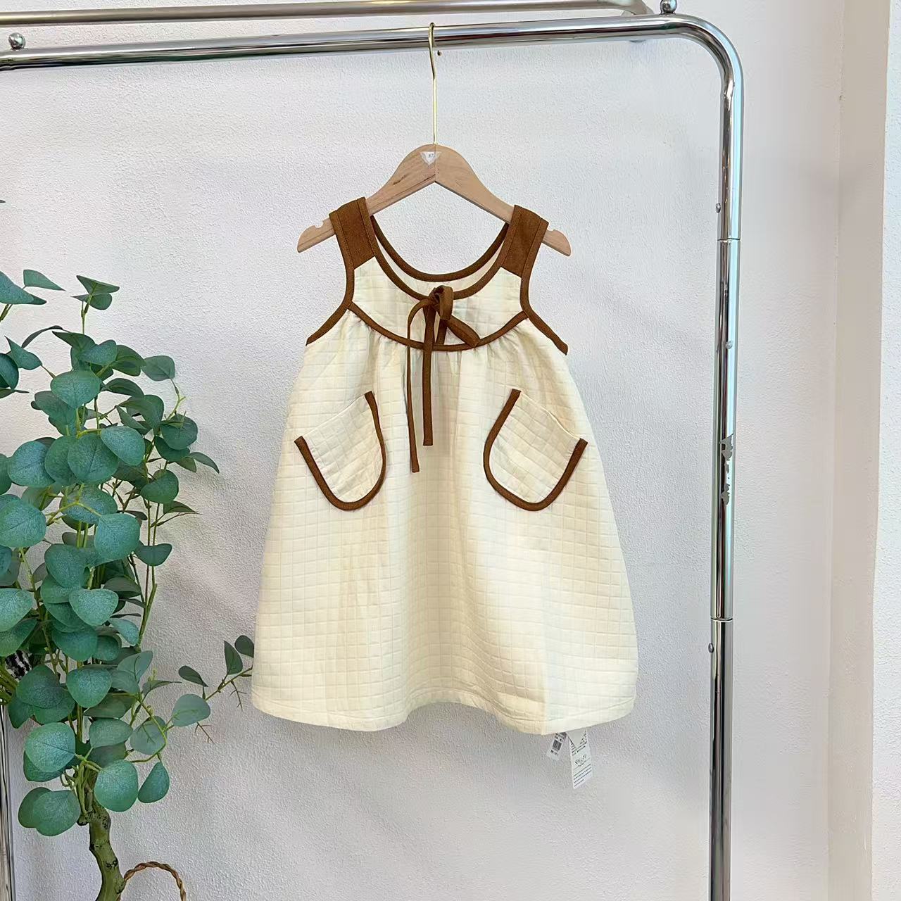 3493森米色连衣裙