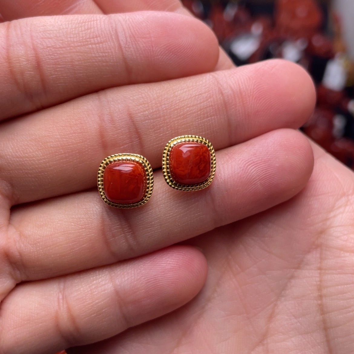 【闪购商品】银S925镶嵌火焰纹方糖耳钉南红玛瑙