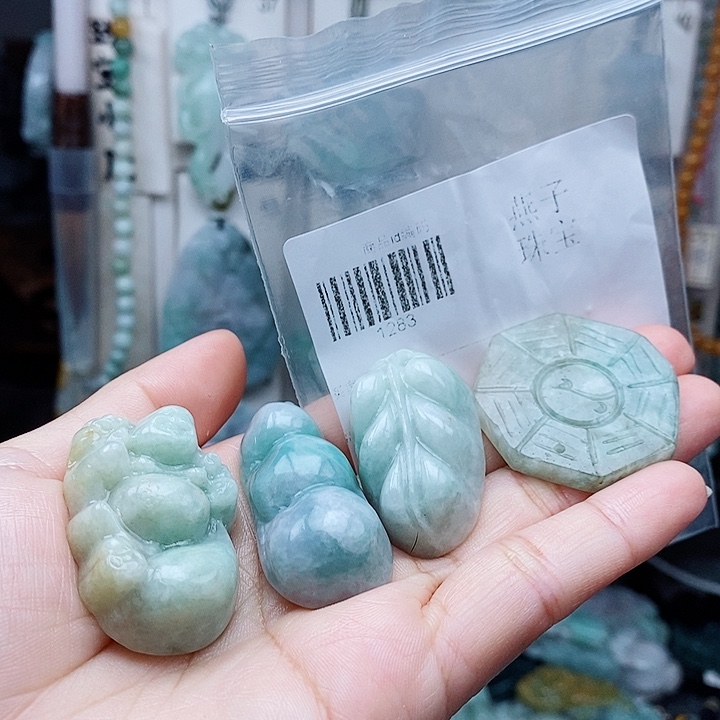 翡翠未镶嵌颈饰翡翠