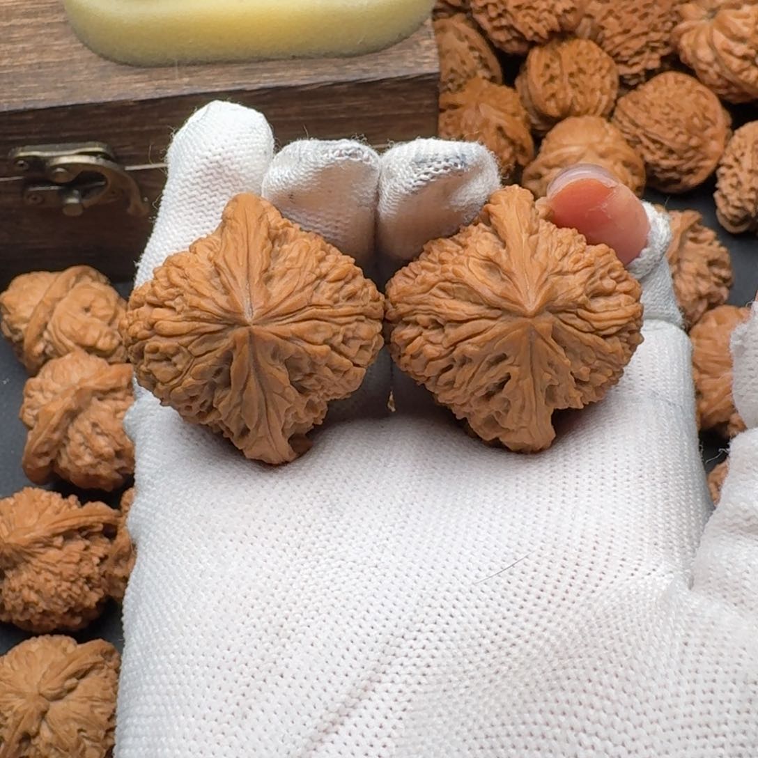 文玩核桃吊坠M*38南疆4798