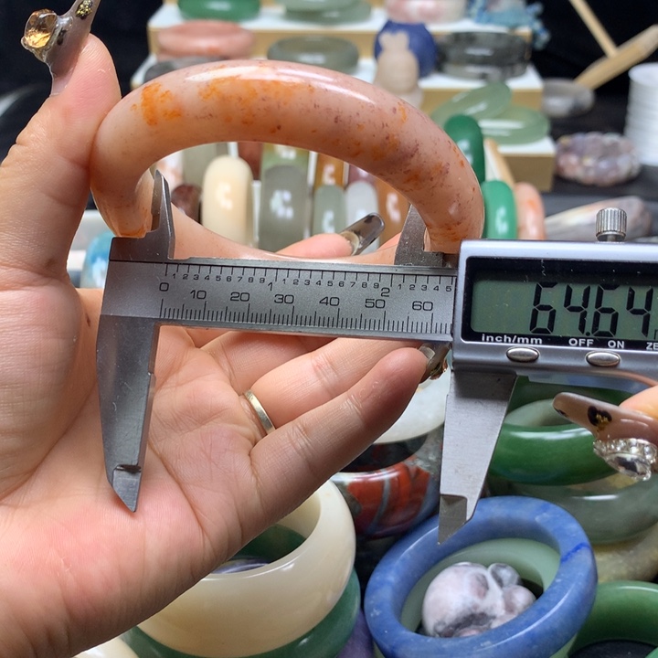 未镶嵌手镯石英质玉