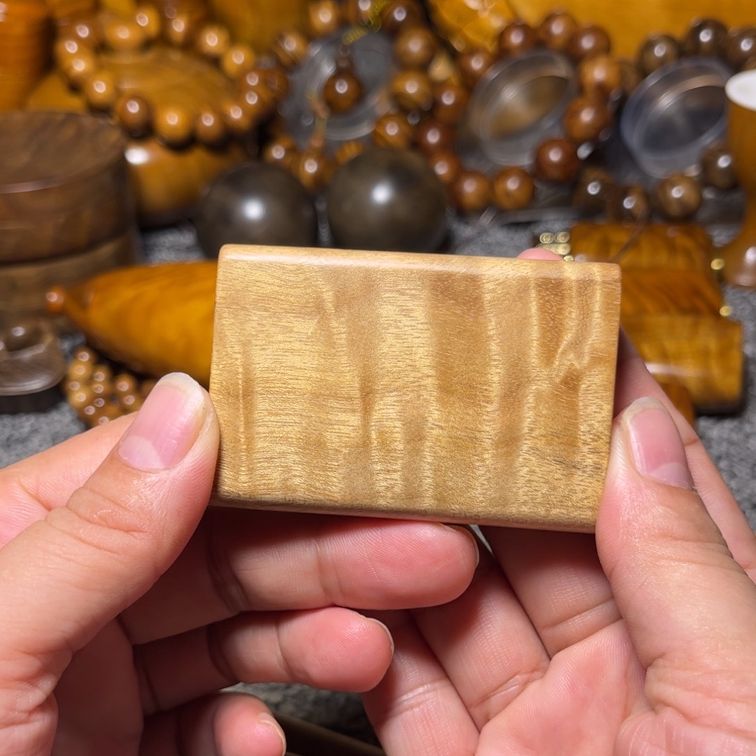 金丝楠无事牌小叶