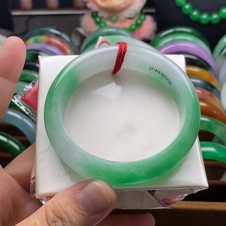 仿水晶非金属q*高端手镯时尚百搭款