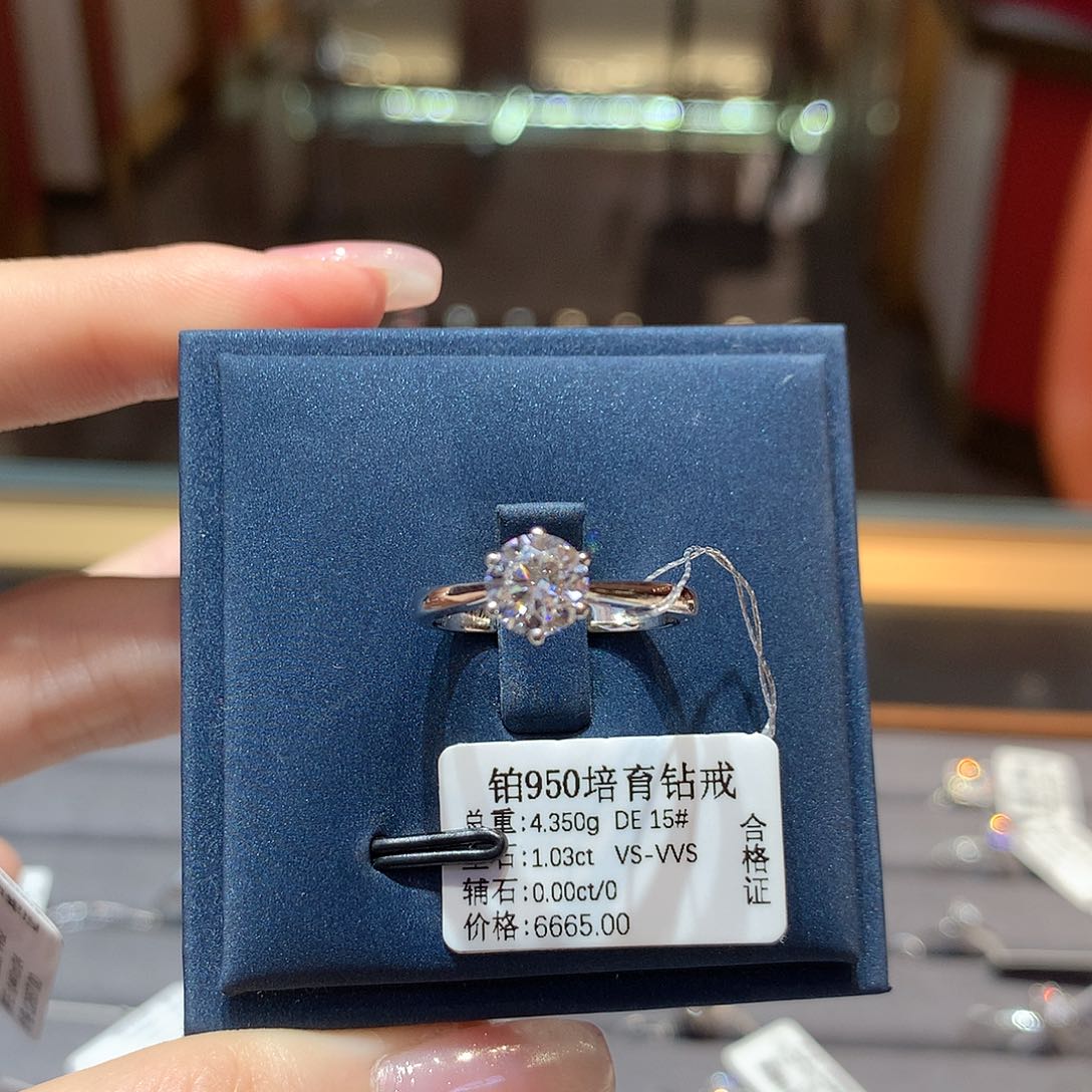 合成钻石18K金镶嵌戒指