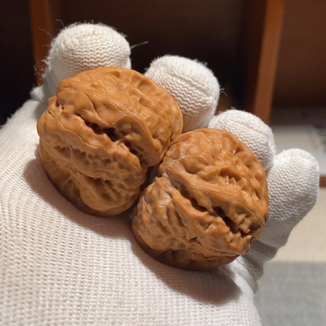 文玩核桃把件蛤蟆修尖