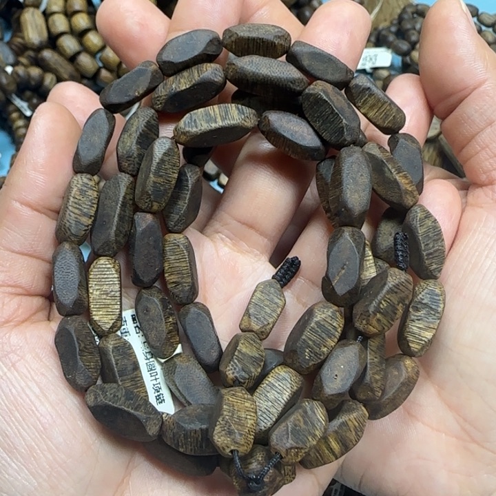 沉香手串乌身多样性发货一条卡7-29克