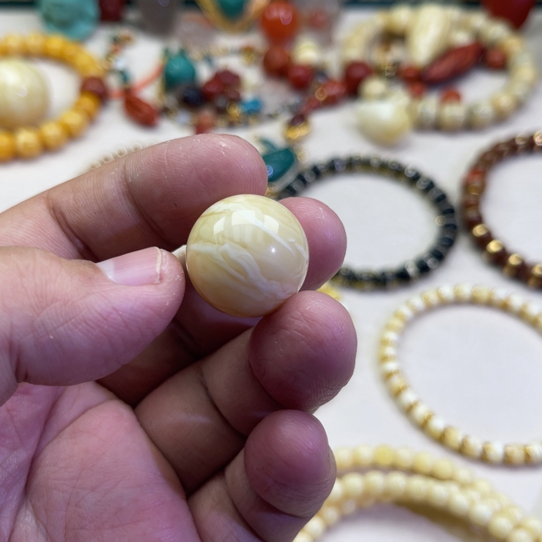 琥珀未镶嵌珠宝奇石66