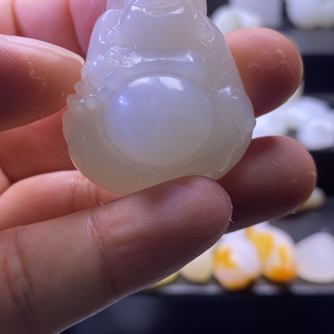 ****薾和田玉未镶嵌颈饰