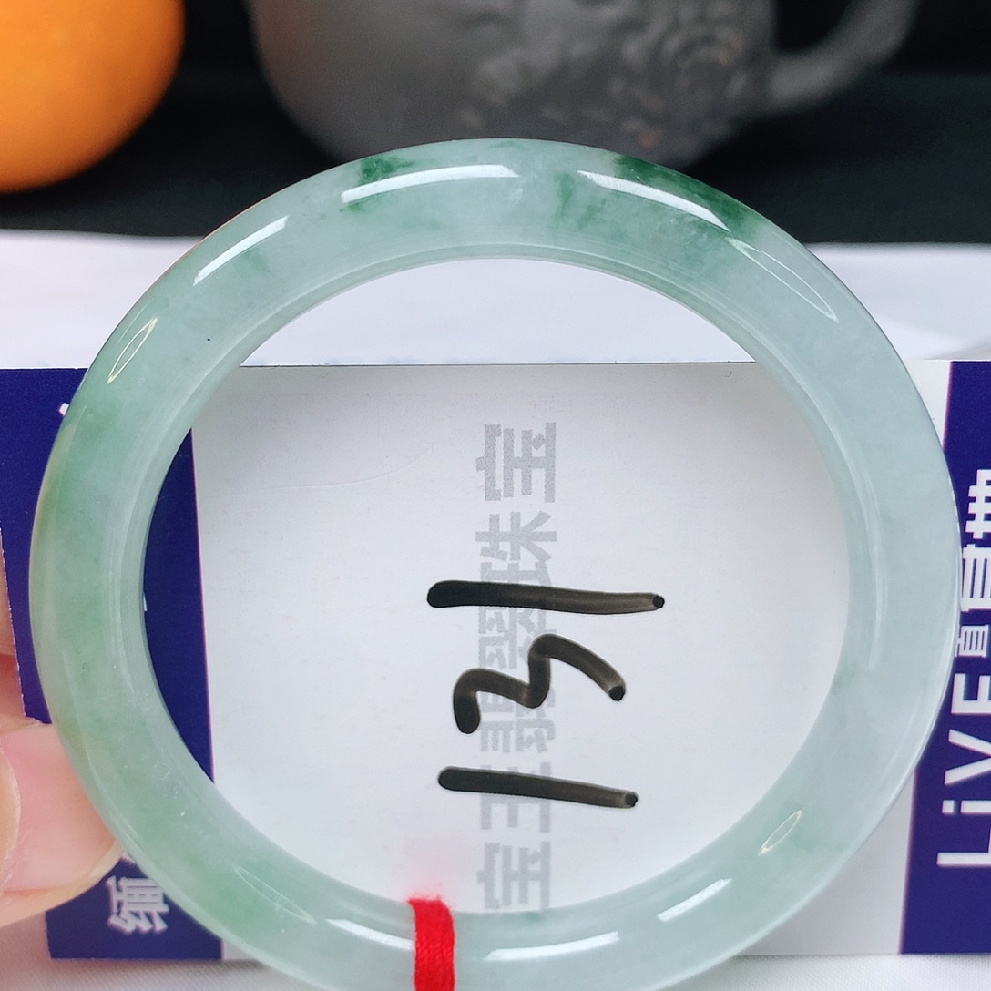 翡翠手镯未镶嵌56圈口