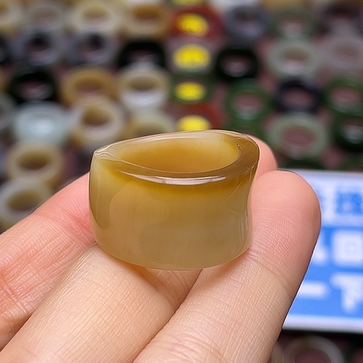 花***羡和田玉未镶嵌戒指