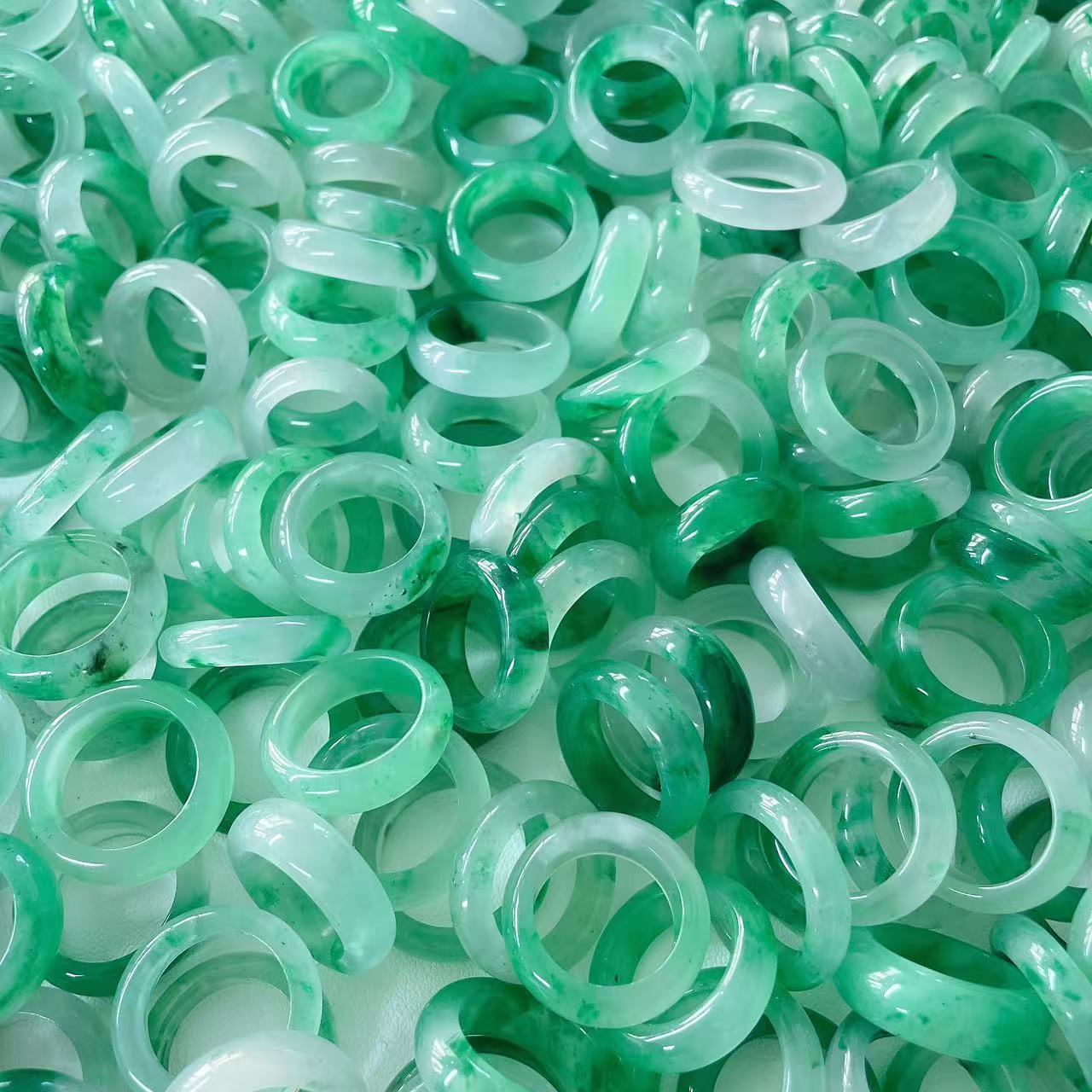 天然非洲翠冰飘花戒圈一枚｜多样性发其一｜