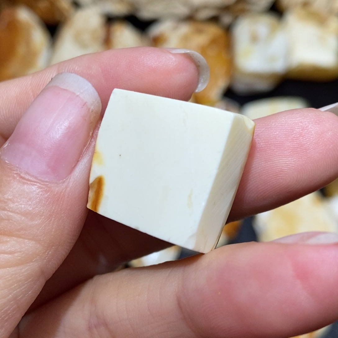 定制琥珀未镶嵌定制