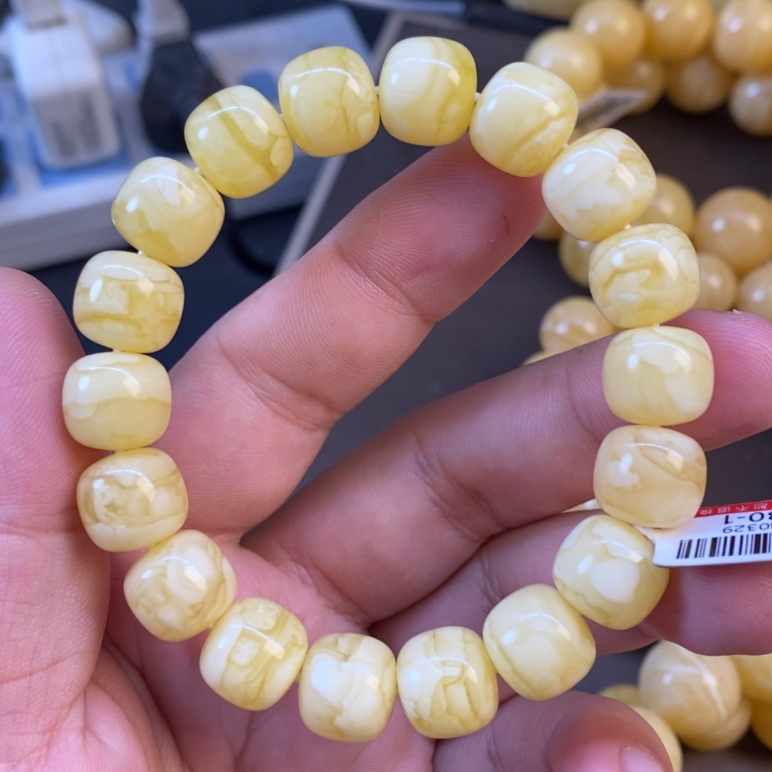 蜜蜡未镶嵌珠宝奇石