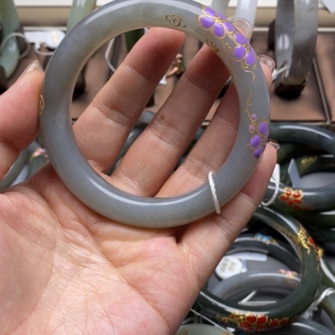 蜜***儿和田玉未镶嵌手镯