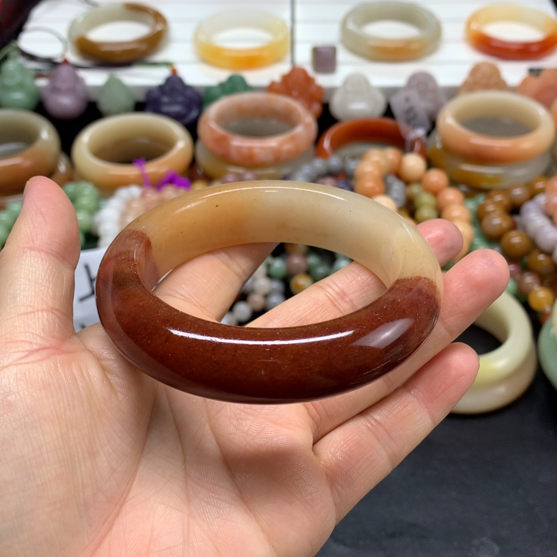 石英质玉手镯未镶嵌