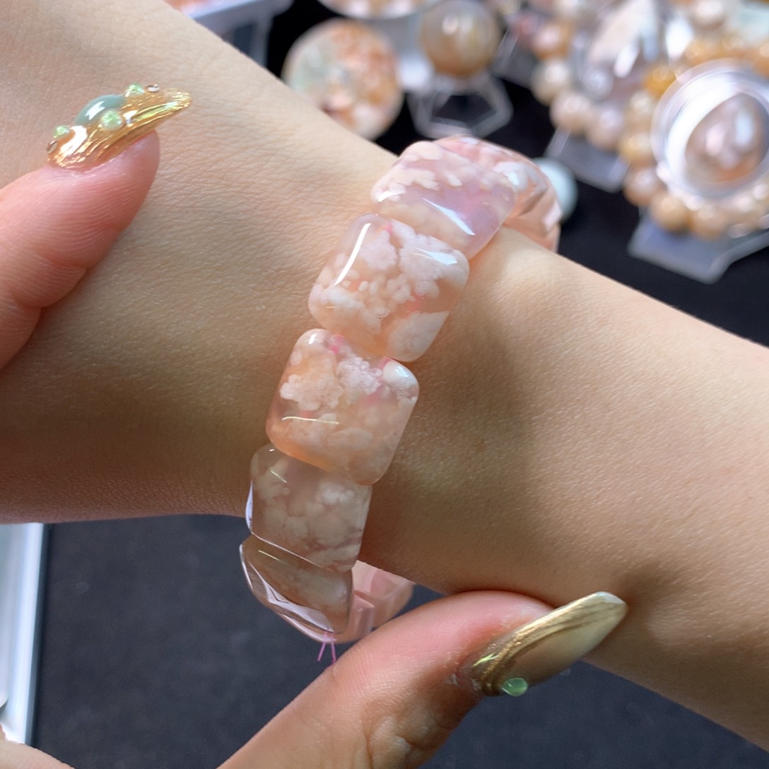 玛瑙/玉髓项圈未镶嵌冰透满花手牌