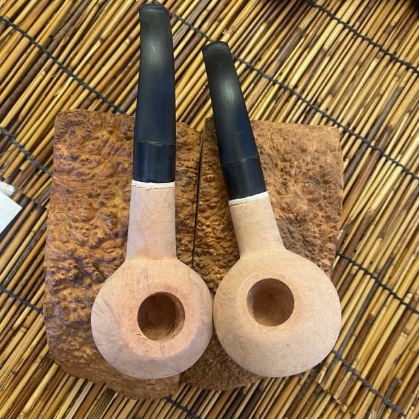 原木色石楠根瘤手工烟斗 微弯大牛头 有小沙眼 