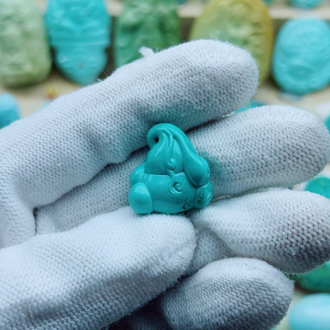 绿松石未镶嵌珠宝奇石