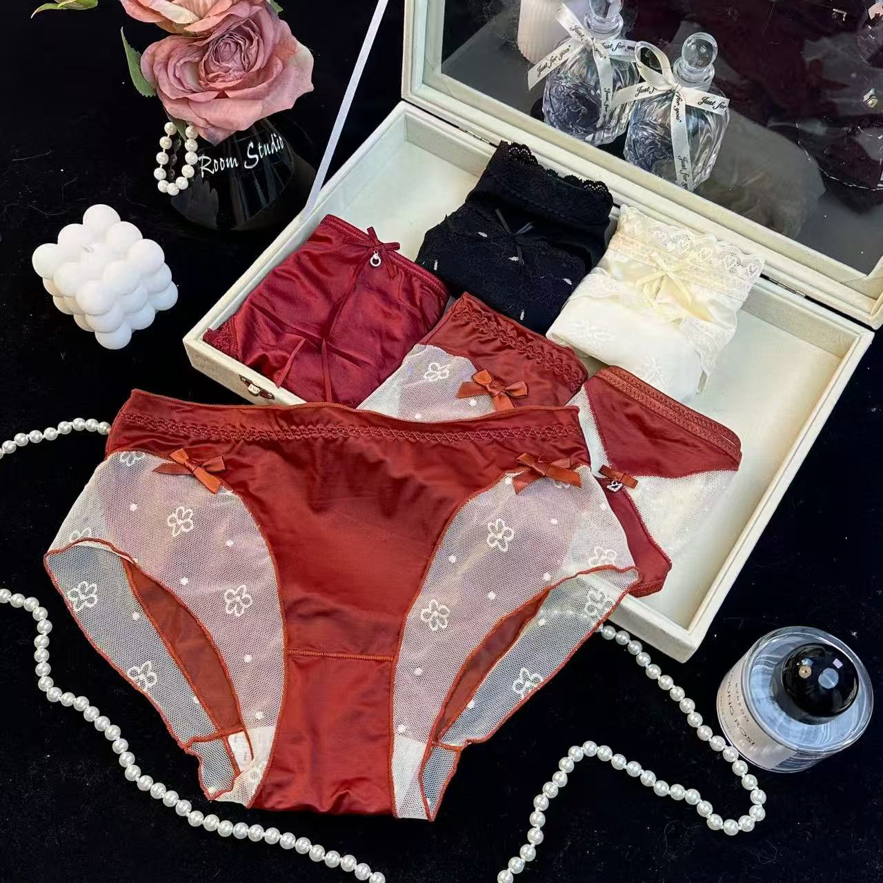 08-中国红女士法式中腰5条装高定蕾丝内裤透气加长棉底档大包臀