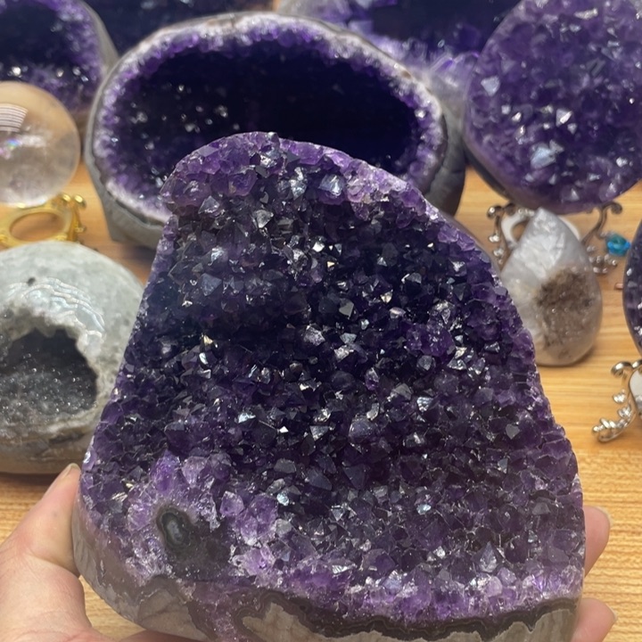 紫晶水晶摆件未镶嵌