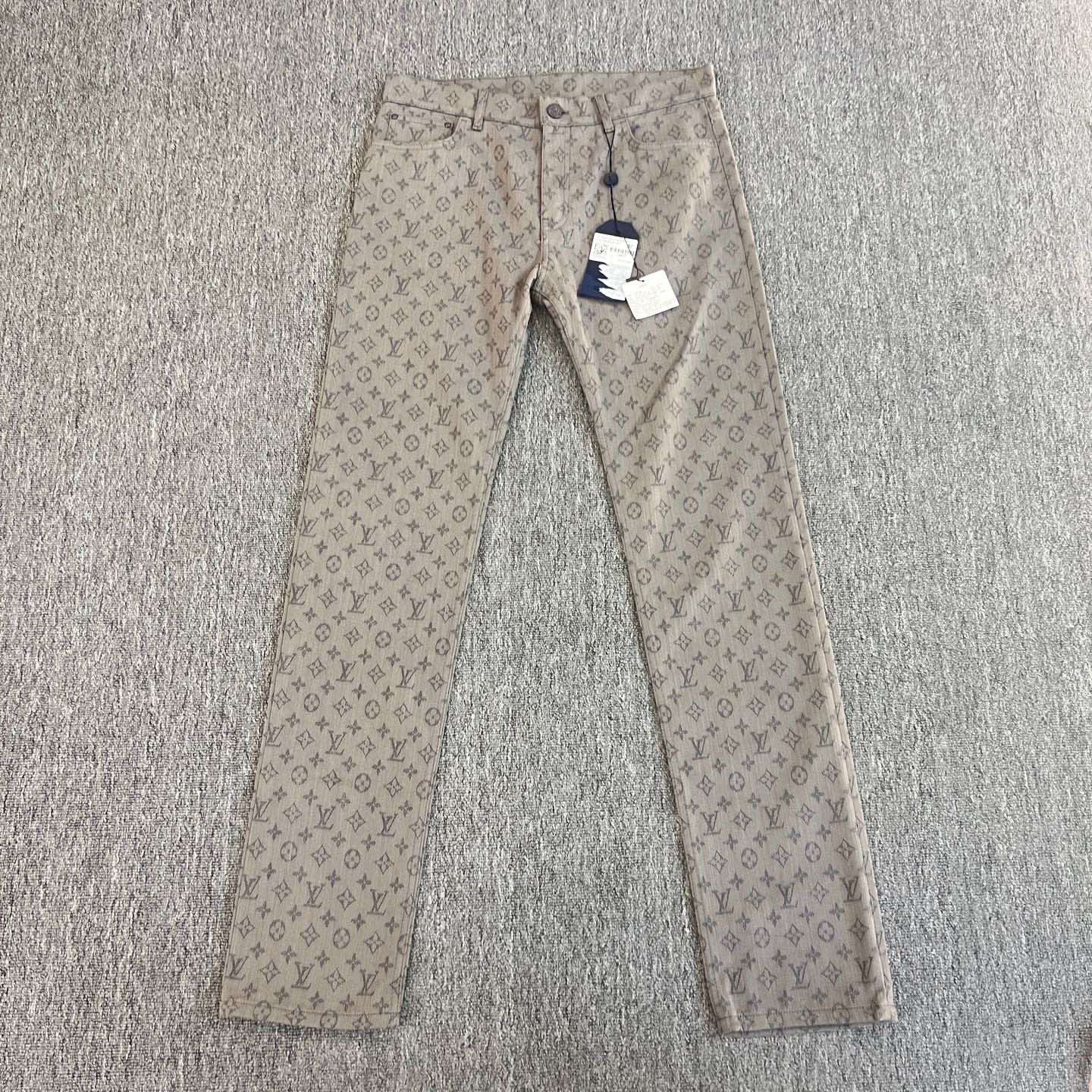 未使用 LouisVuitton/路易威登 老花满印logo牛仔裤/灰色/32码