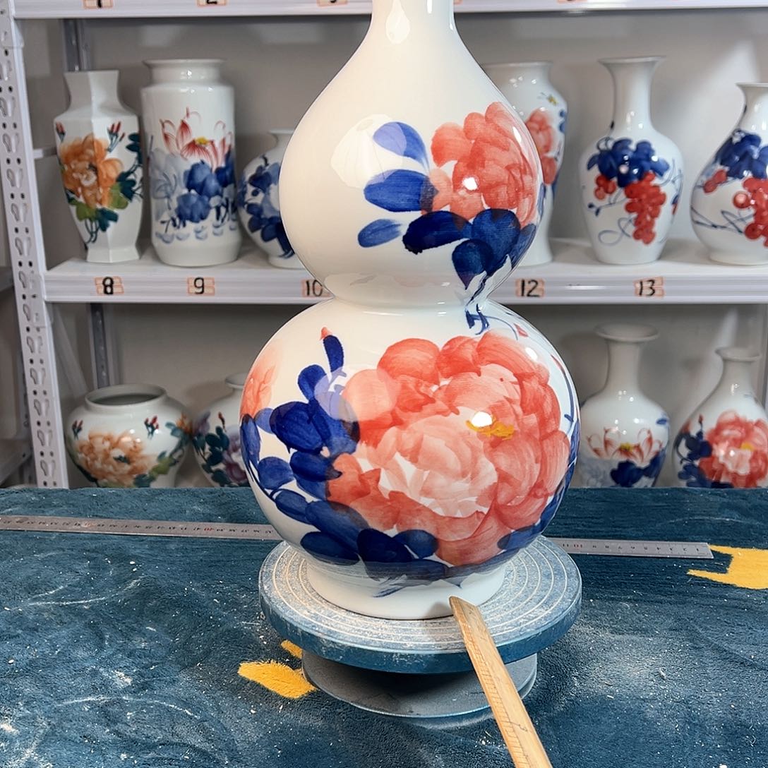 摆件景德镇陶瓷葫红牡