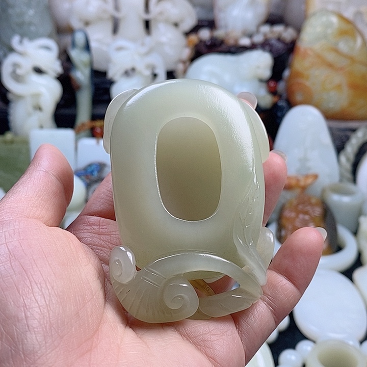 和田玉未镶嵌把件