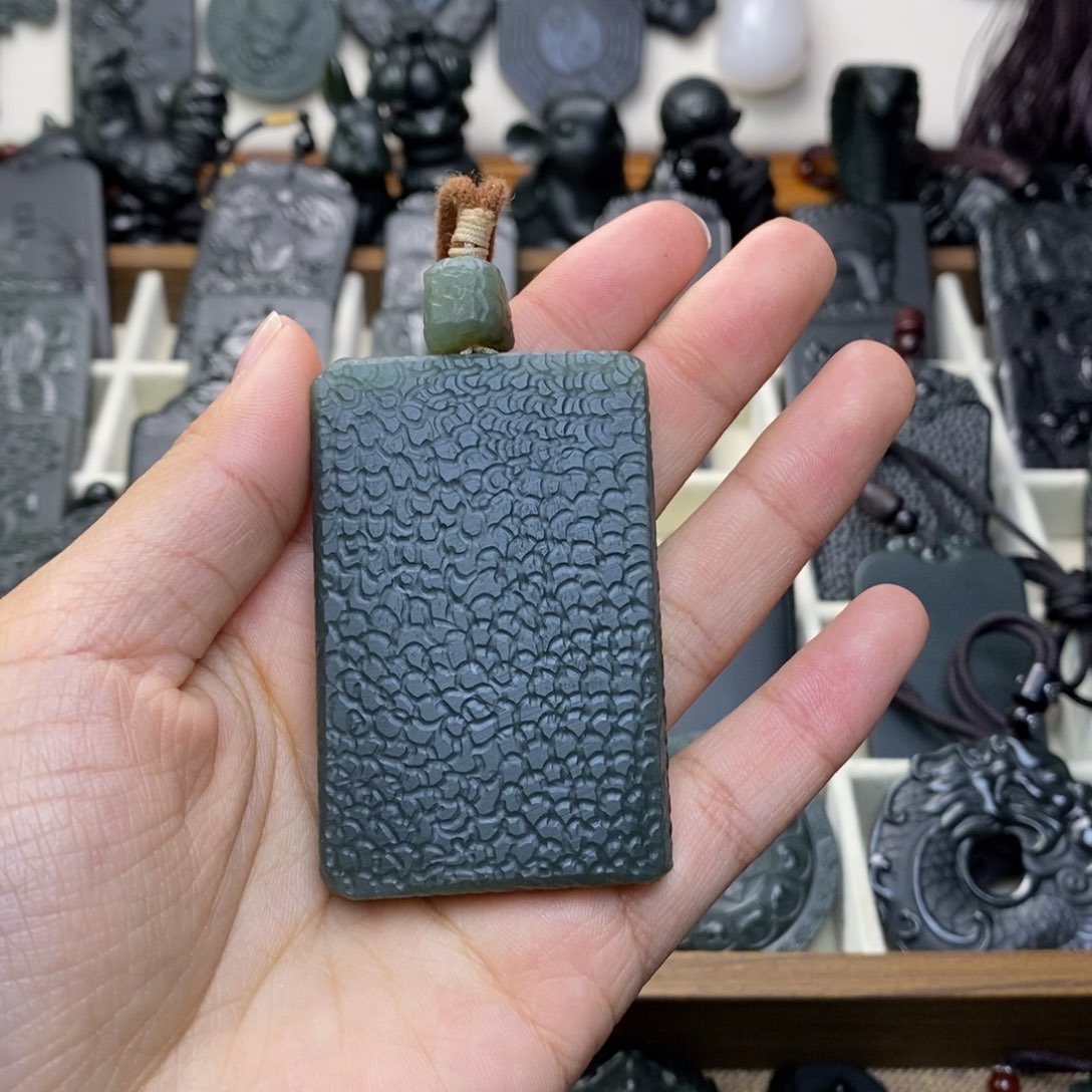 十***哥和田玉未镶嵌颈饰