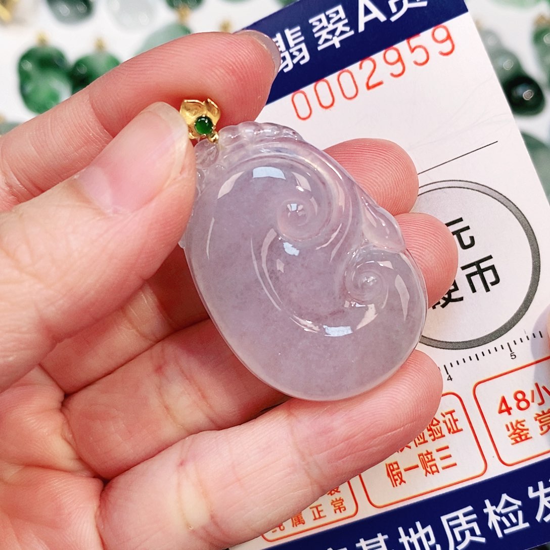 翡翠颈饰18K金镶嵌吊坠