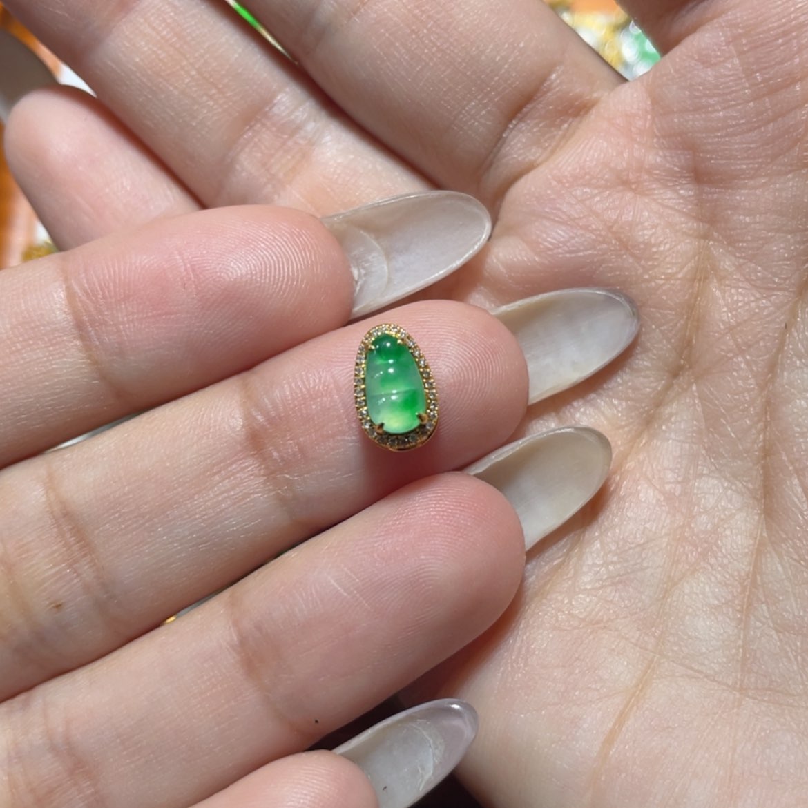 【闪购商品】颈饰18K金镶嵌翡翠