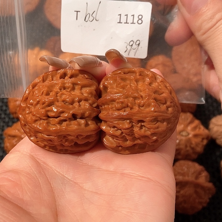 文玩核桃吊坠白狮子39.9